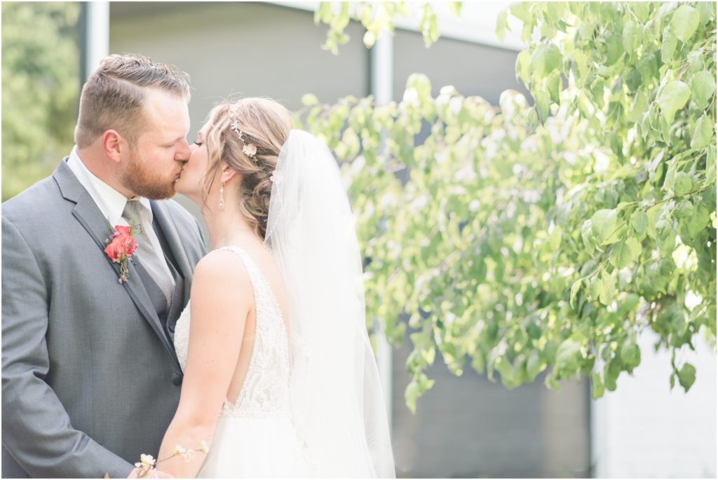 Fort Wayne Wedding Photographer Rose Courts Photography Best of Wedding Photos 2019
