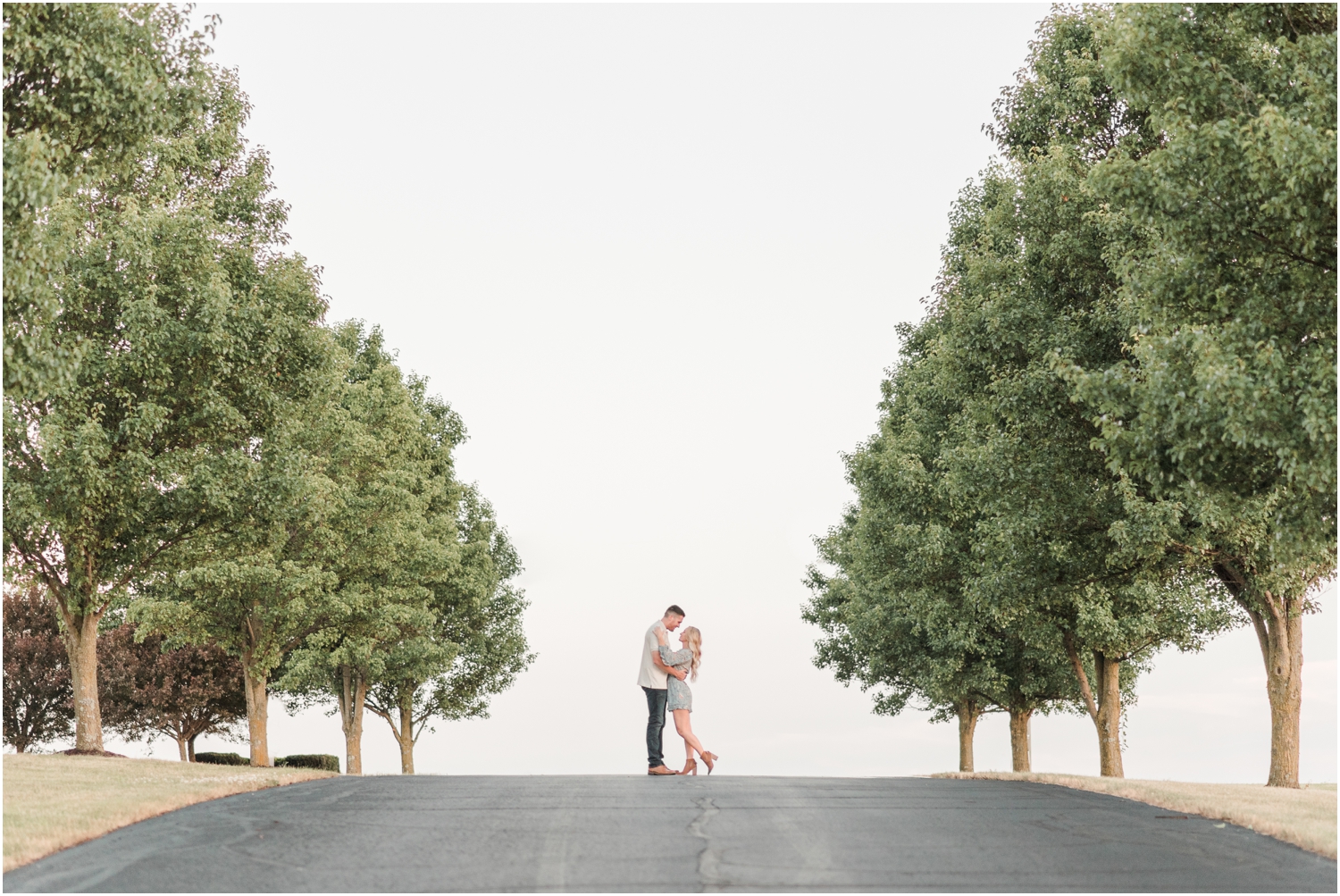 Engagement Photos Ideas What To Wear Couple Poses Downtown Indiana Wedding Photographer Rose Courts Photography