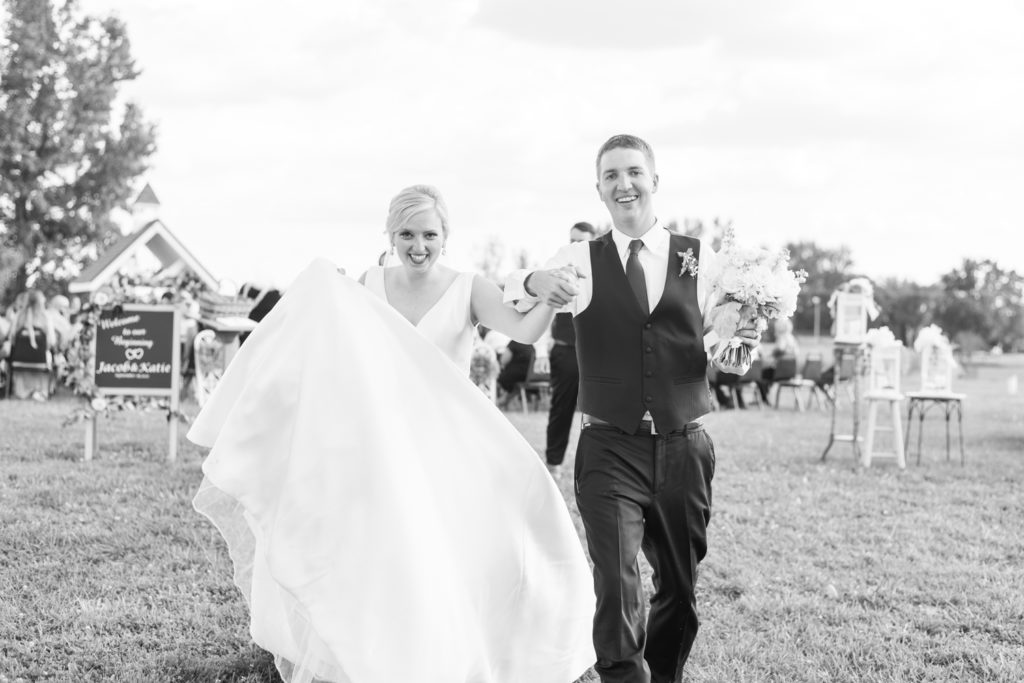 outdoor wedding ceremony bride and groom portraits willow tree Indianapolis Indiana wedding by Courtney Rudicel wedding photographer in Indiana