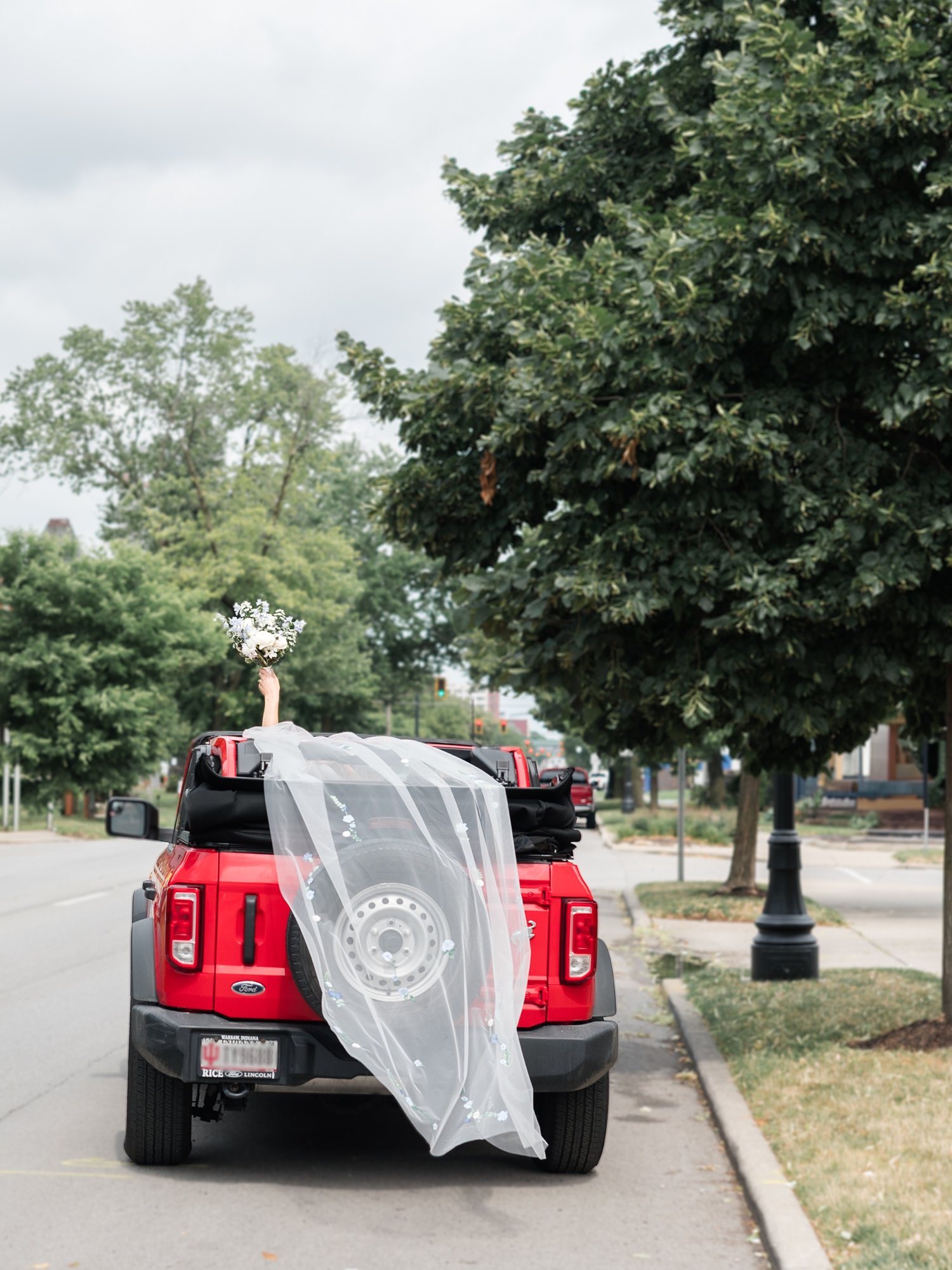 Downtown Fort Wayne Wedding by Indiana Wedding Photographer Courtney Rudicel 