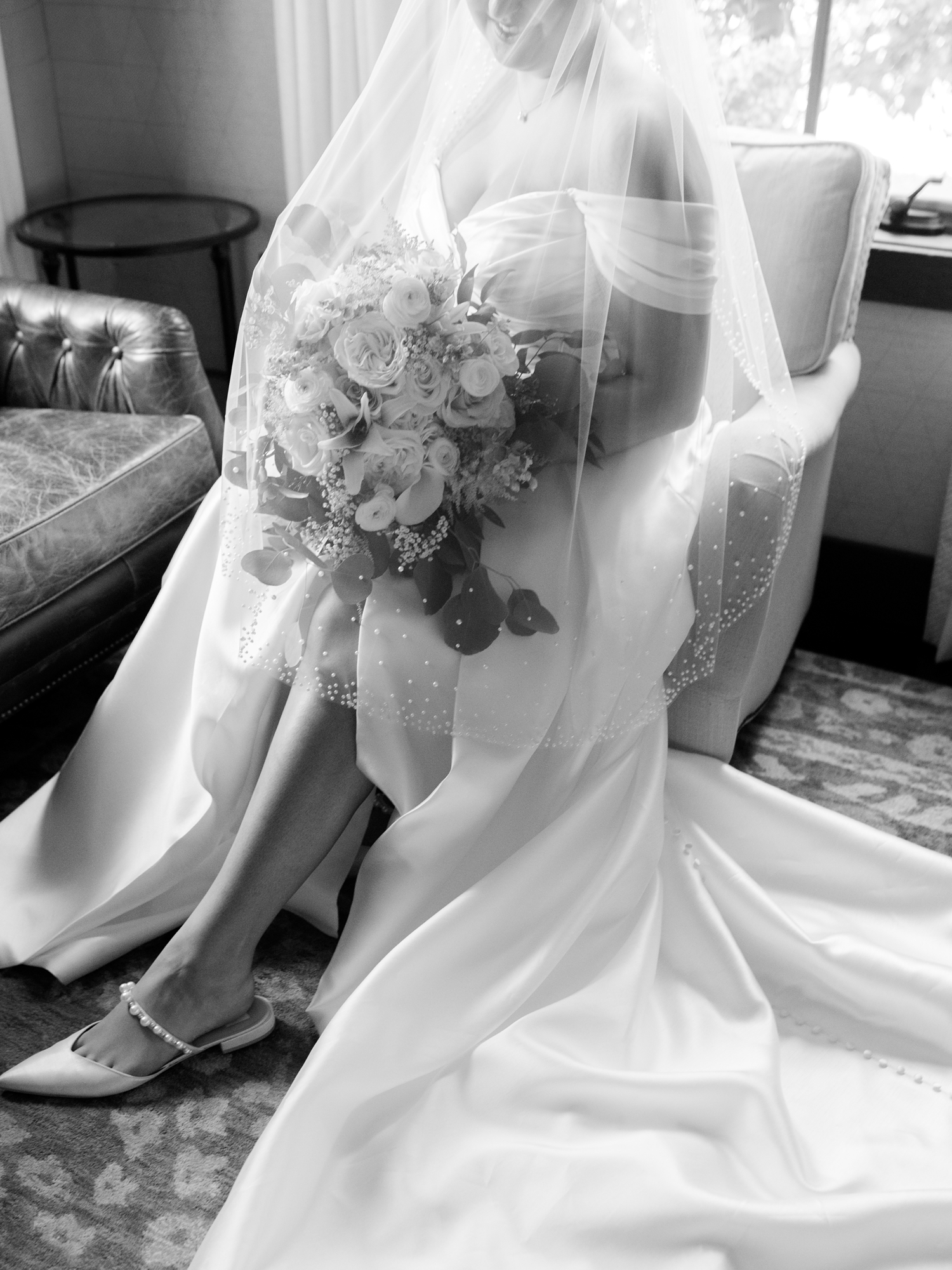 Elegant Black Tie Summer Wedding by Indianapolis Wedding Photographer Courtney Rudicel