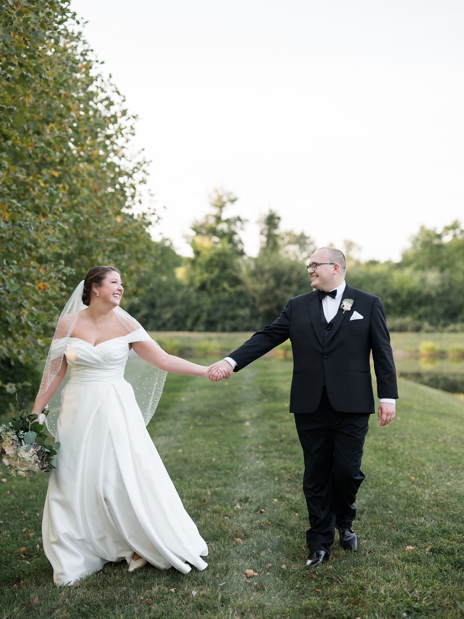 Elegant Black Tie Summer Wedding by Indianapolis Wedding Photographer Courtney Rudicel