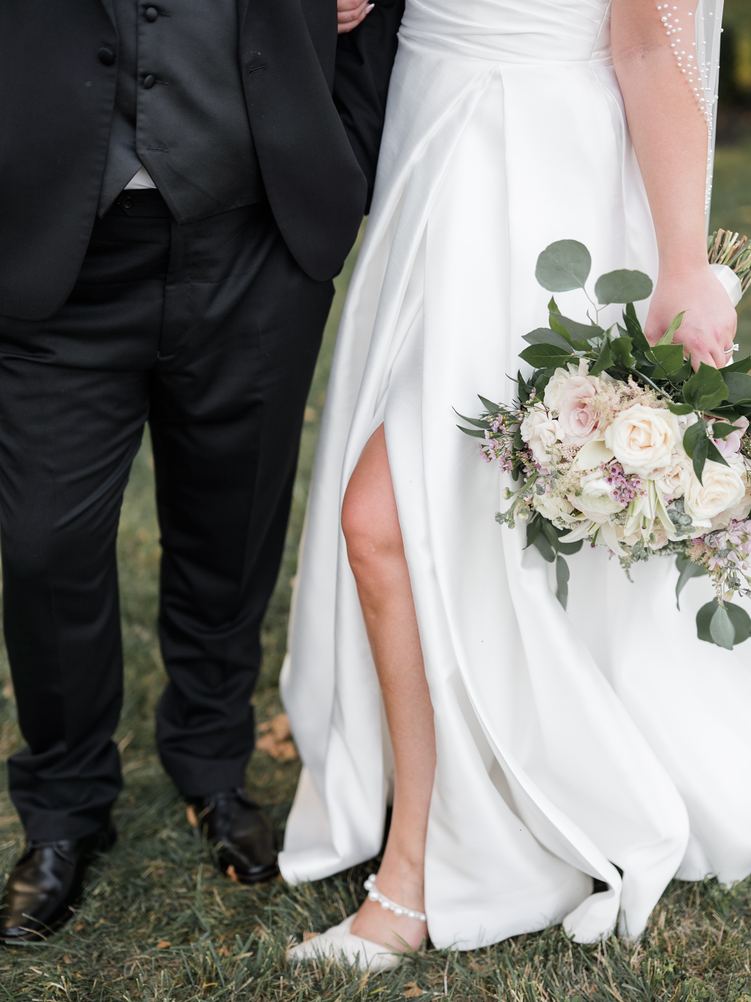 Elegant Black Tie Summer Wedding by Indianapolis Wedding Photographer Courtney Rudicel