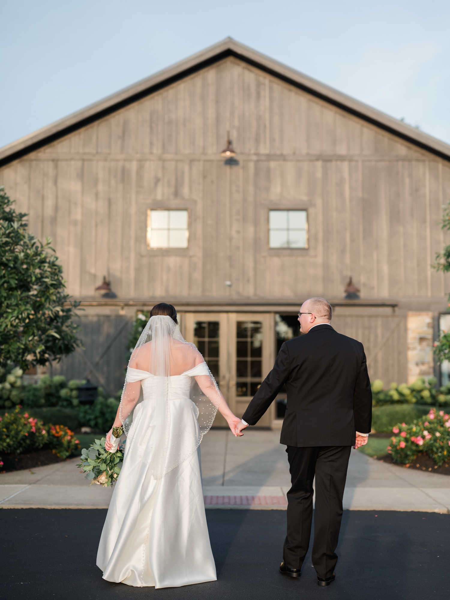 Elegant Black Tie Summer Wedding by Indianapolis Wedding Photographer Courtney Rudicel