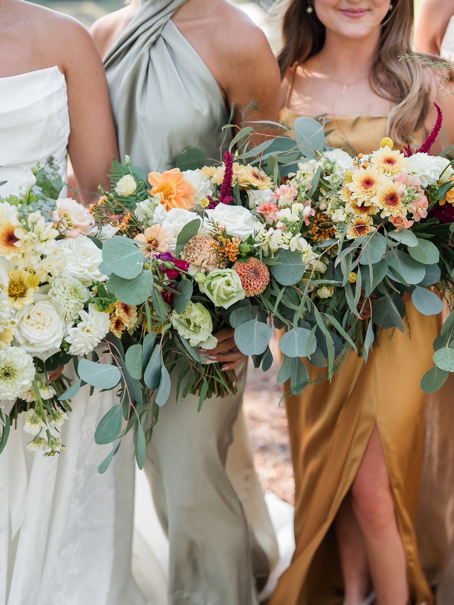 Rich Autumn Colored Country Club Wedding by Michigan Wedding Photographer Courtney Rudicel