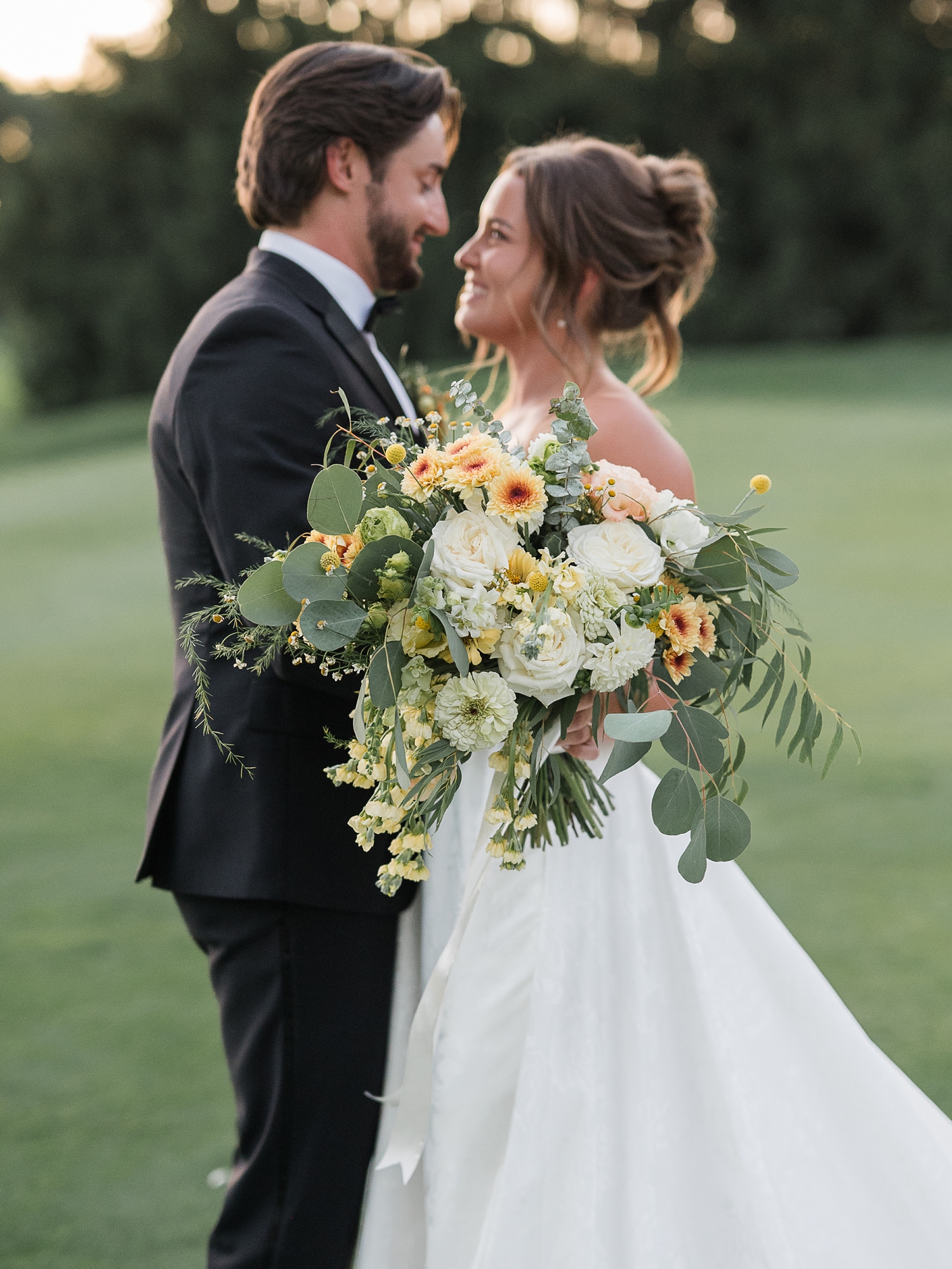 Rich Autumn Colored Country Club Wedding by Michigan Wedding Photographer Courtney Rudicel