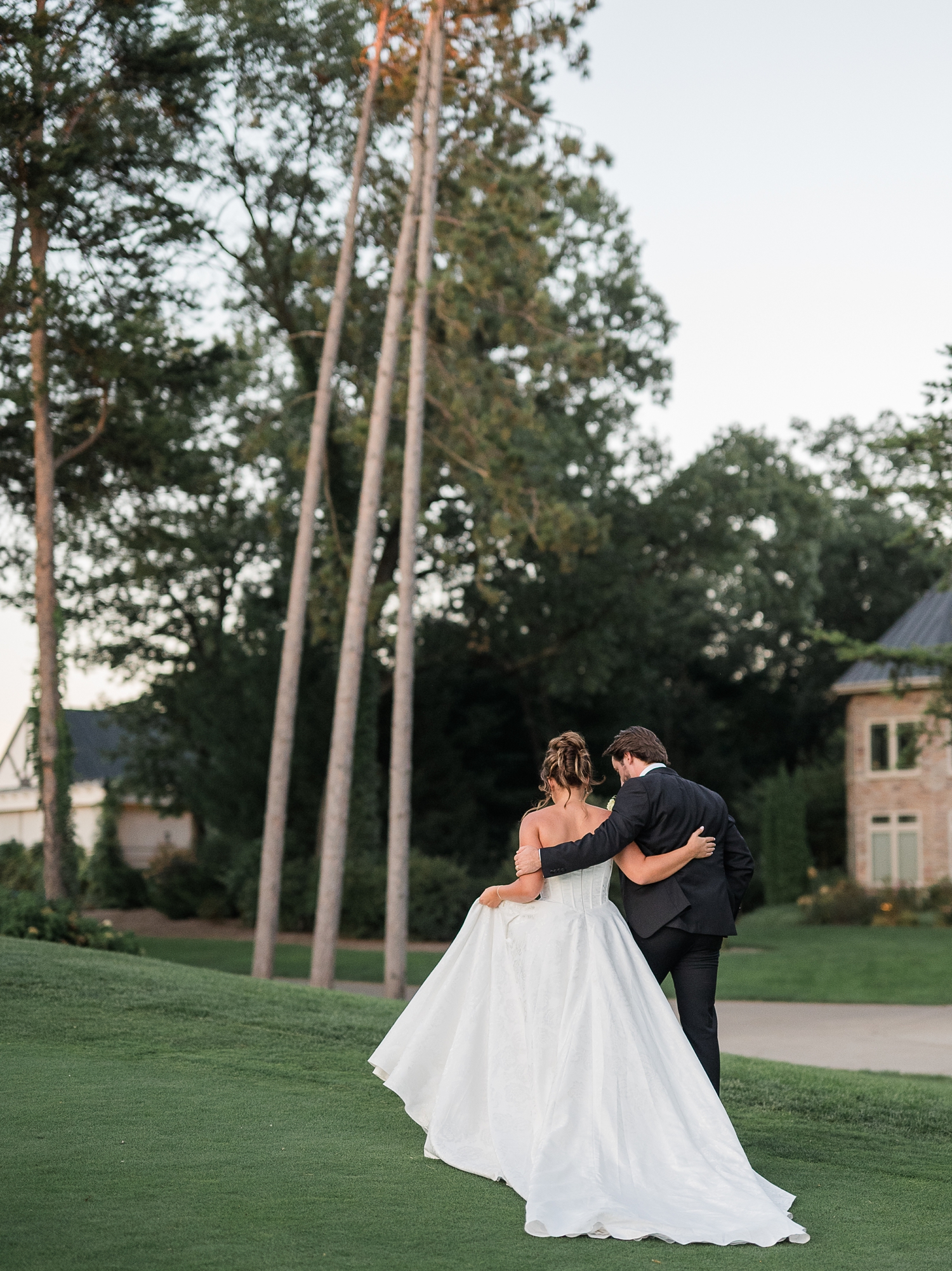 Rich Autumn Colored Country Club Wedding by Michigan Wedding Photographer Courtney Rudicel