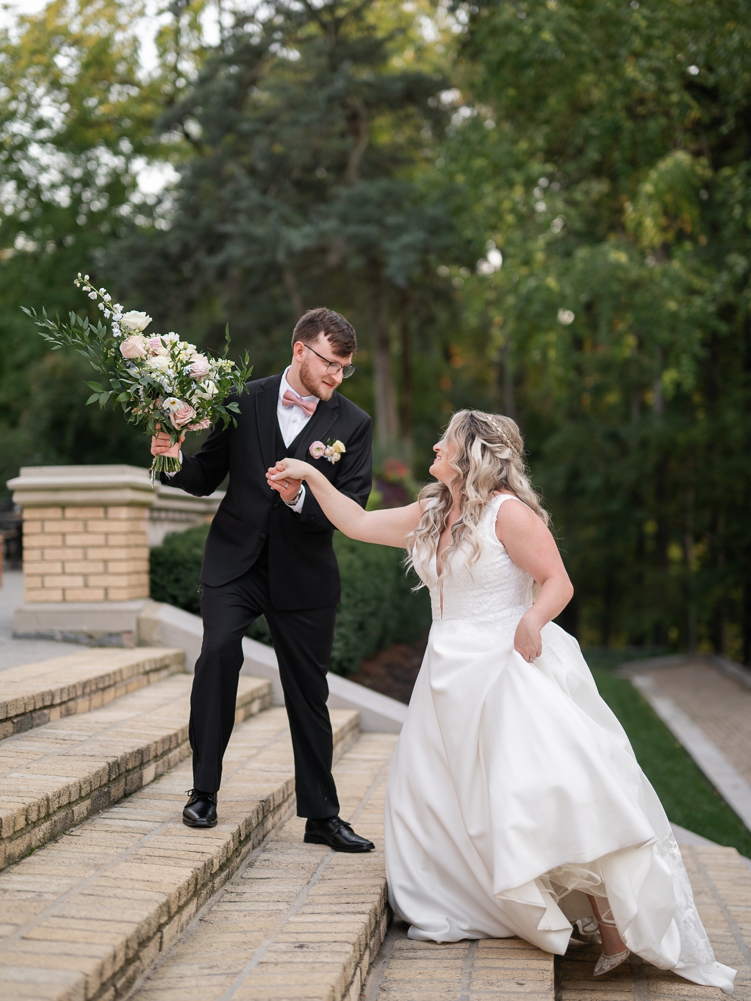 Garden Party Laurel Hall Wedding by Indiana Wedding Photographer Courtney Rudicel