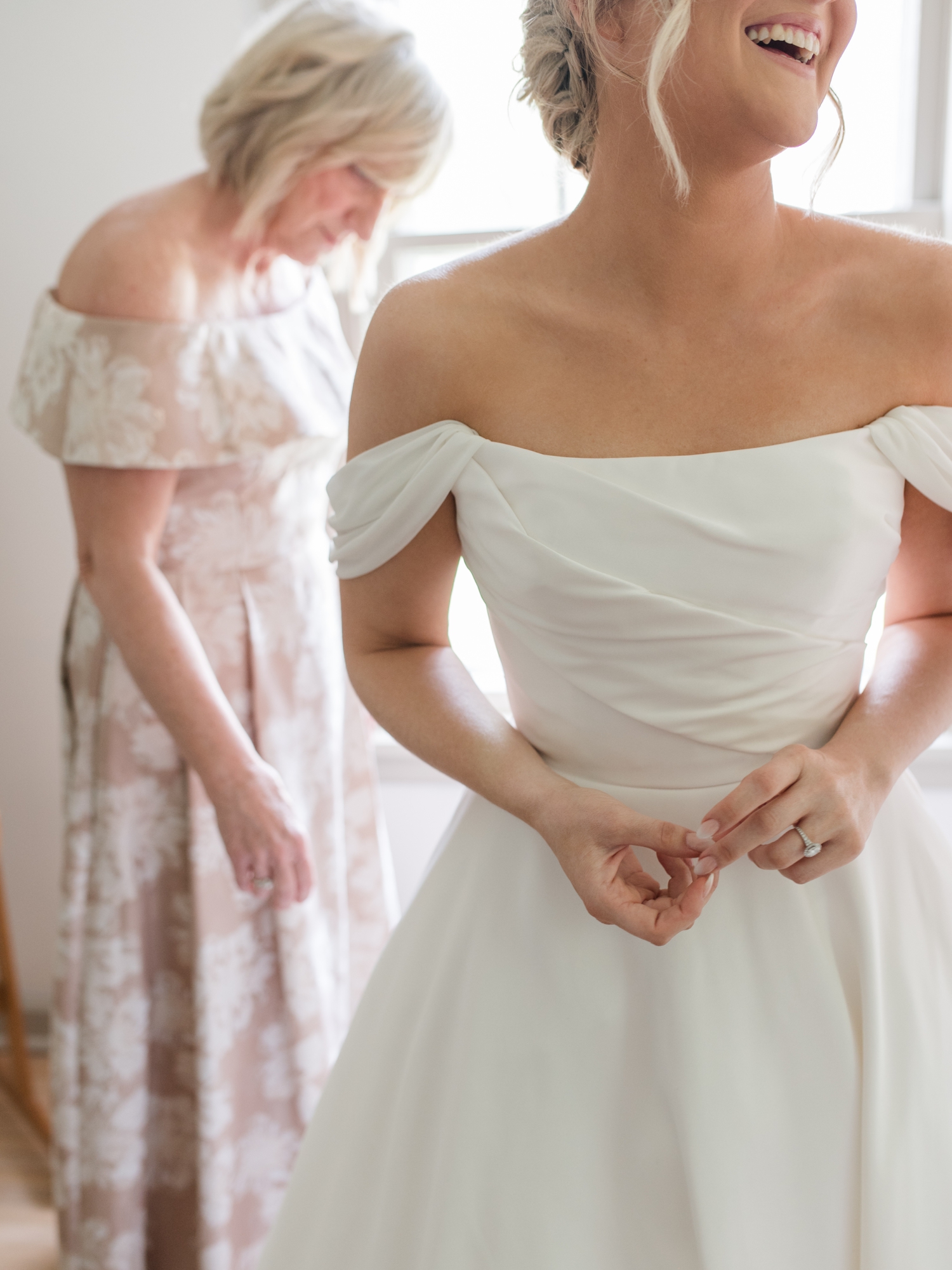 Elegant Neutral Wedding by Michigan Wedding Photographer Courtney Rudicel