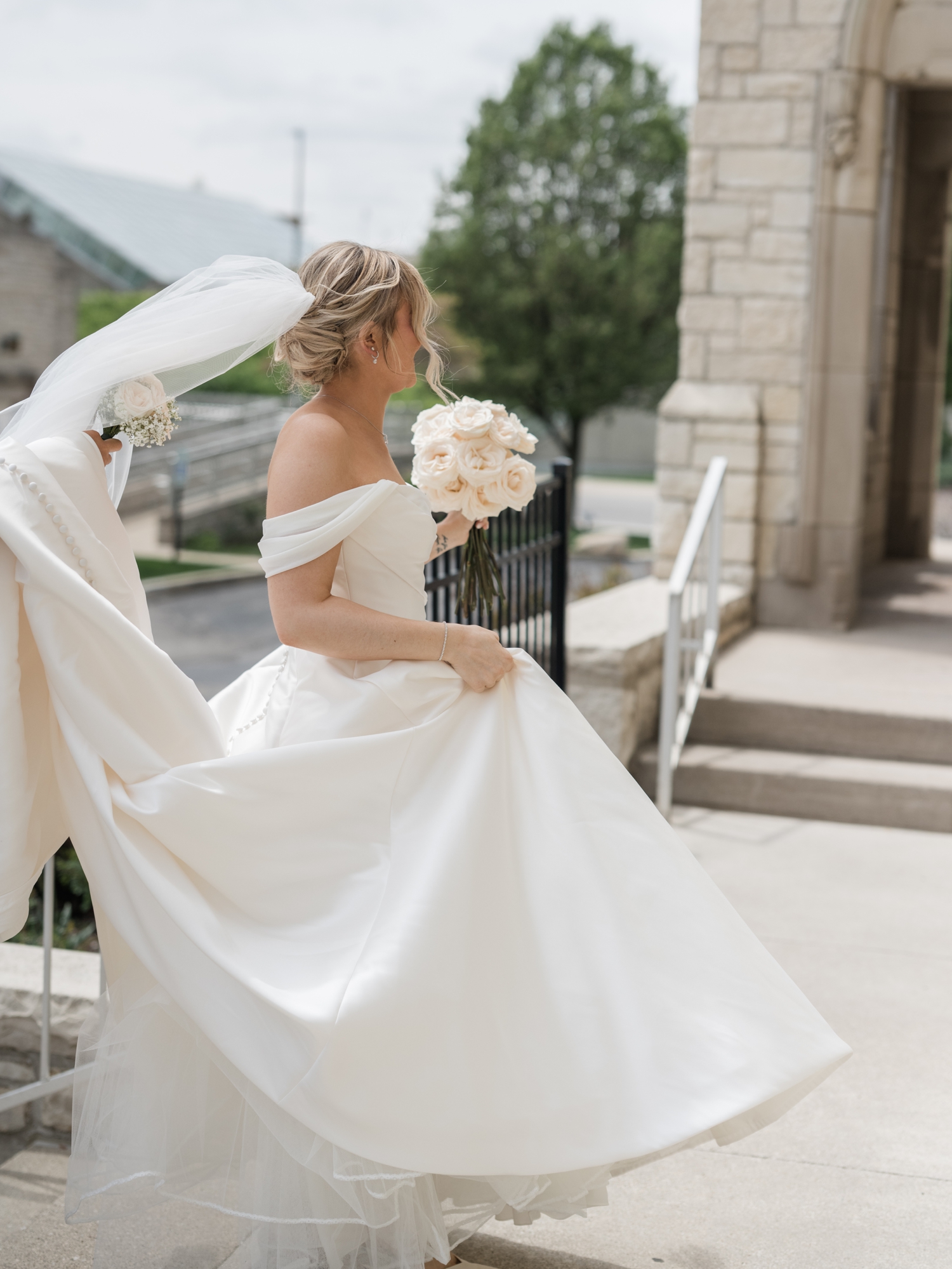 Elegant Neutral Wedding by Michigan Wedding Photographer Courtney Rudicel
