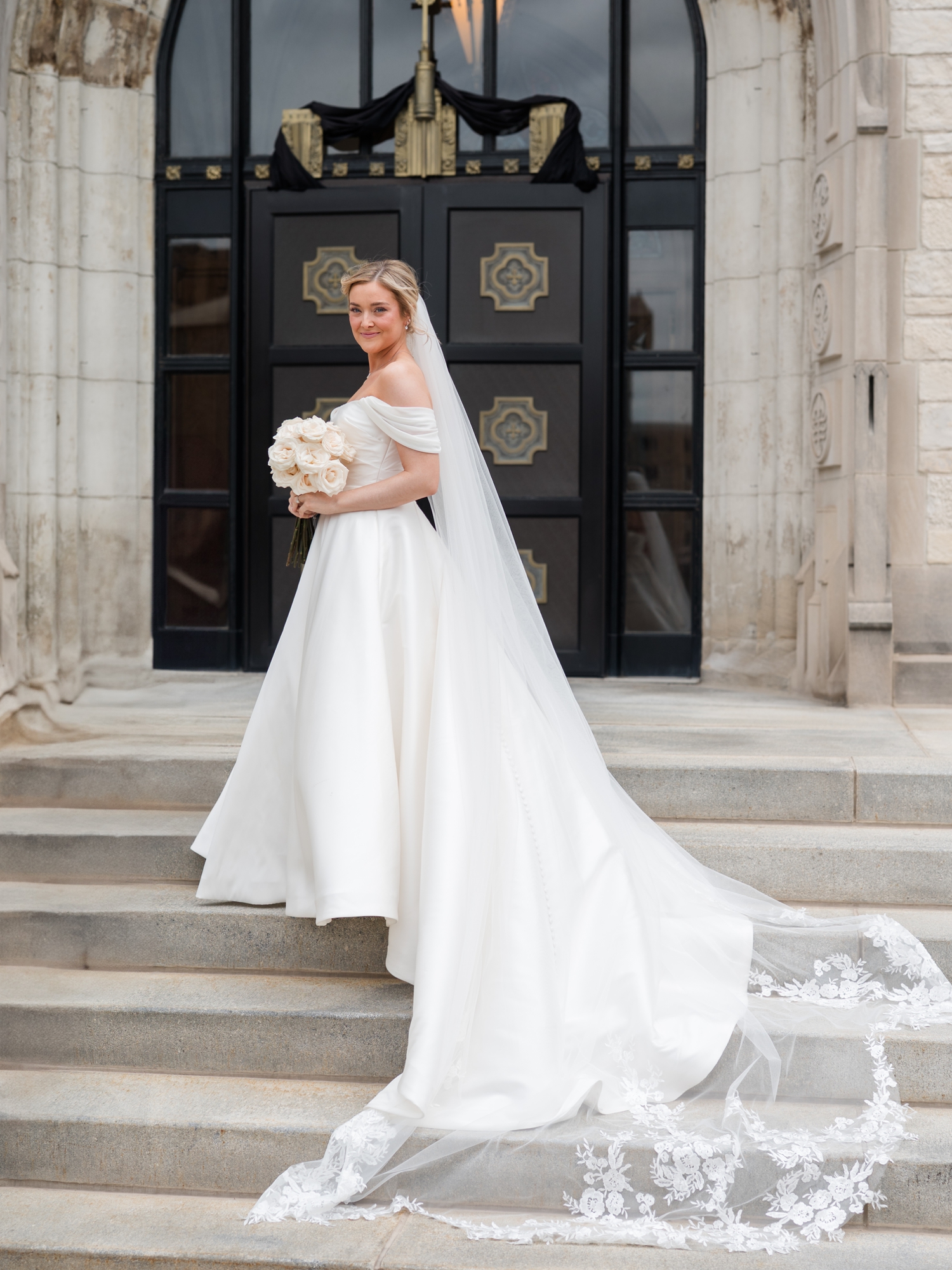 Elegant Neutral Wedding by Michigan Wedding Photographer Courtney Rudicel