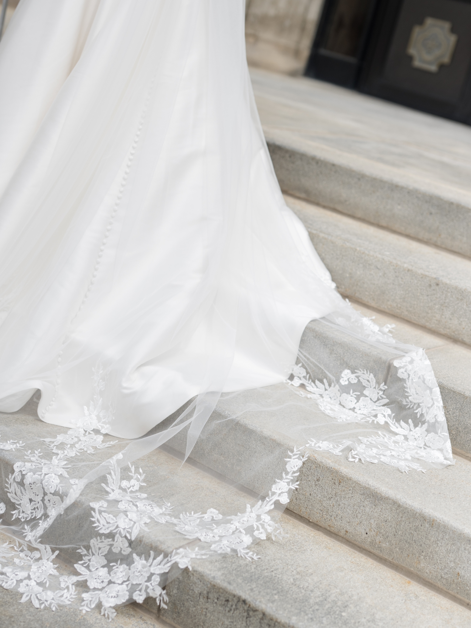 Elegant Neutral Wedding by Michigan Wedding Photographer Courtney Rudicel