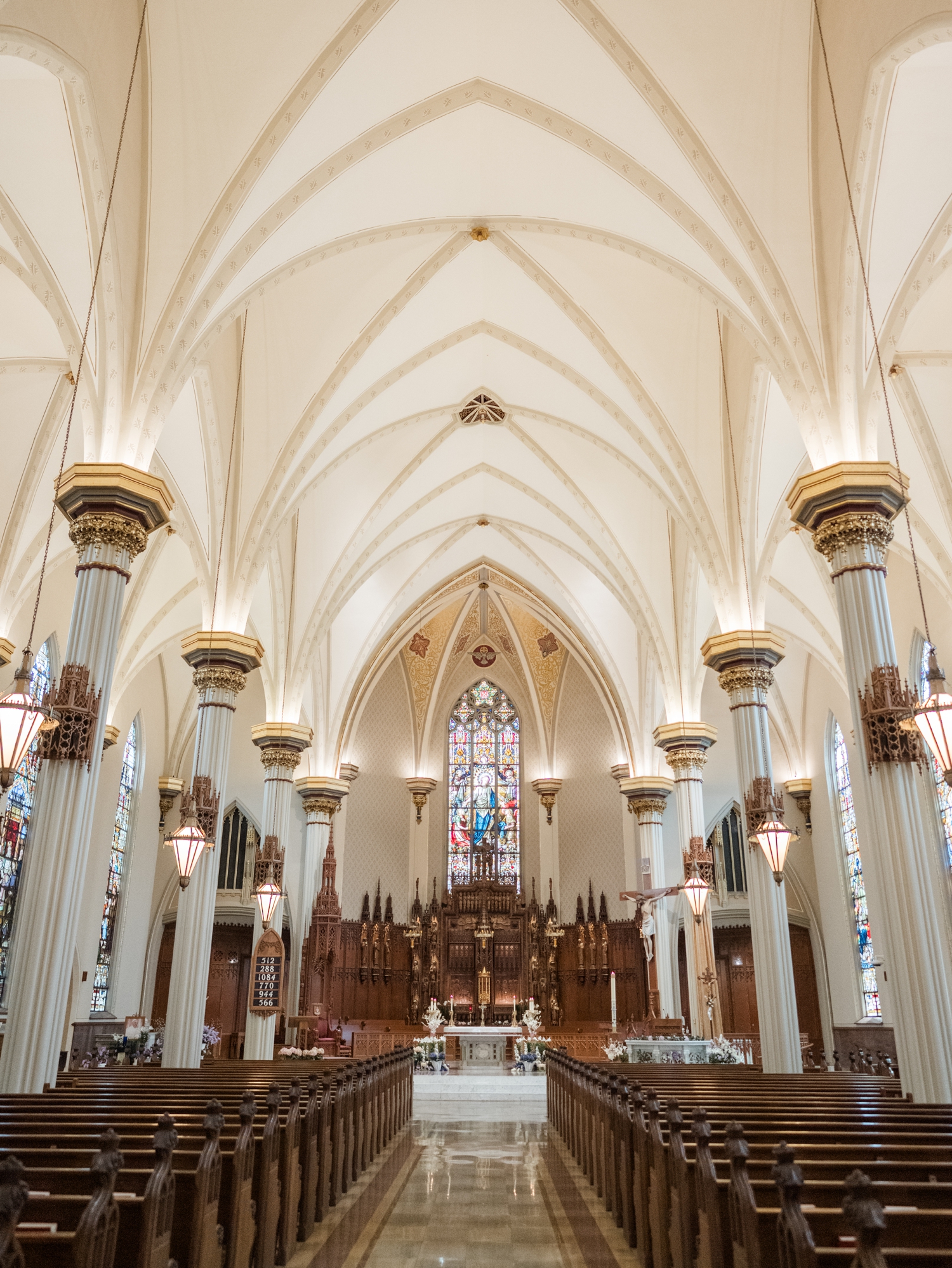 Elegant Neutral Wedding by Michigan Wedding Photographer Courtney Rudicel