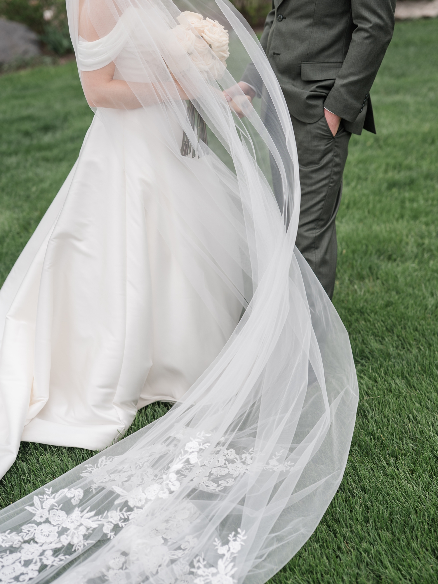 Elegant Neutral Wedding by Michigan Wedding Photographer Courtney Rudicel