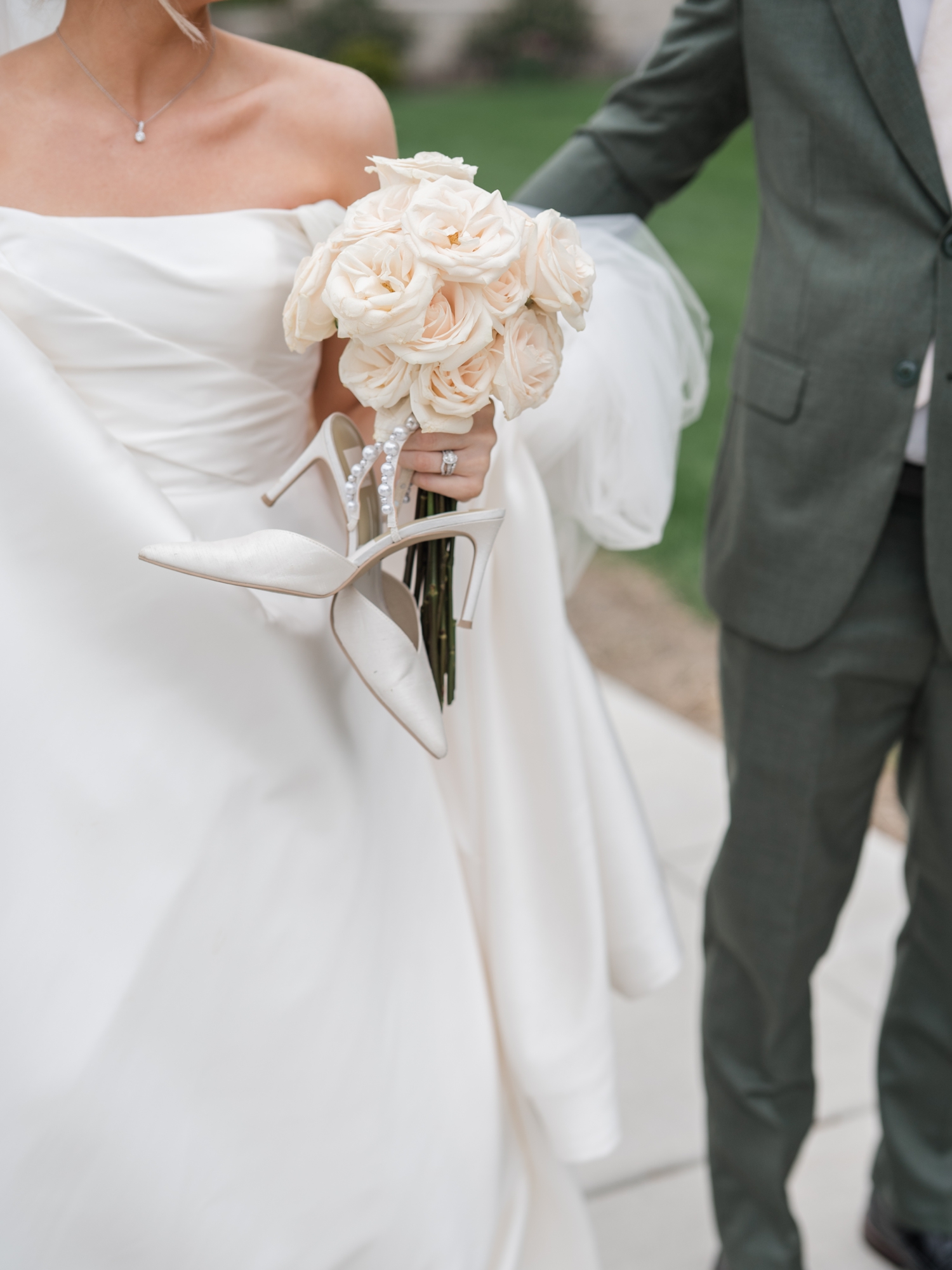 Elegant Neutral Wedding by Michigan Wedding Photographer Courtney Rudicel