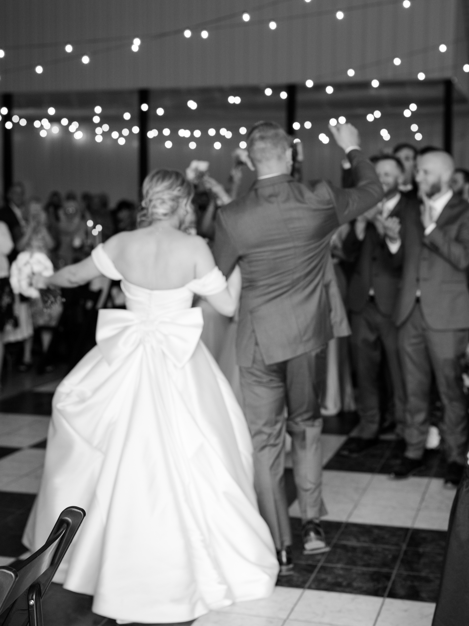 Elegant Neutral Wedding by Michigan Wedding Photographer Courtney Rudicel