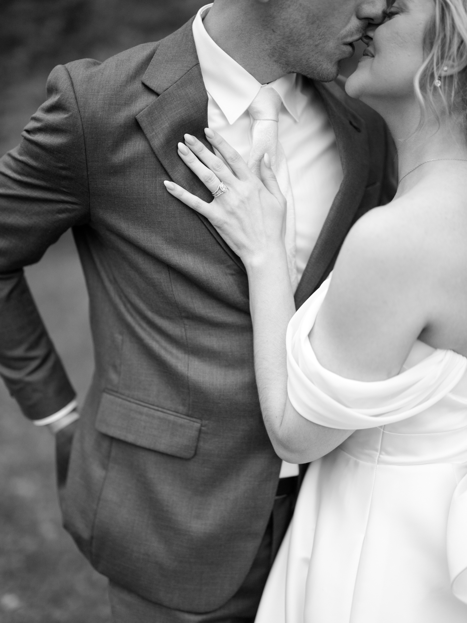Elegant Neutral Wedding by Michigan Wedding Photographer Courtney Rudicel