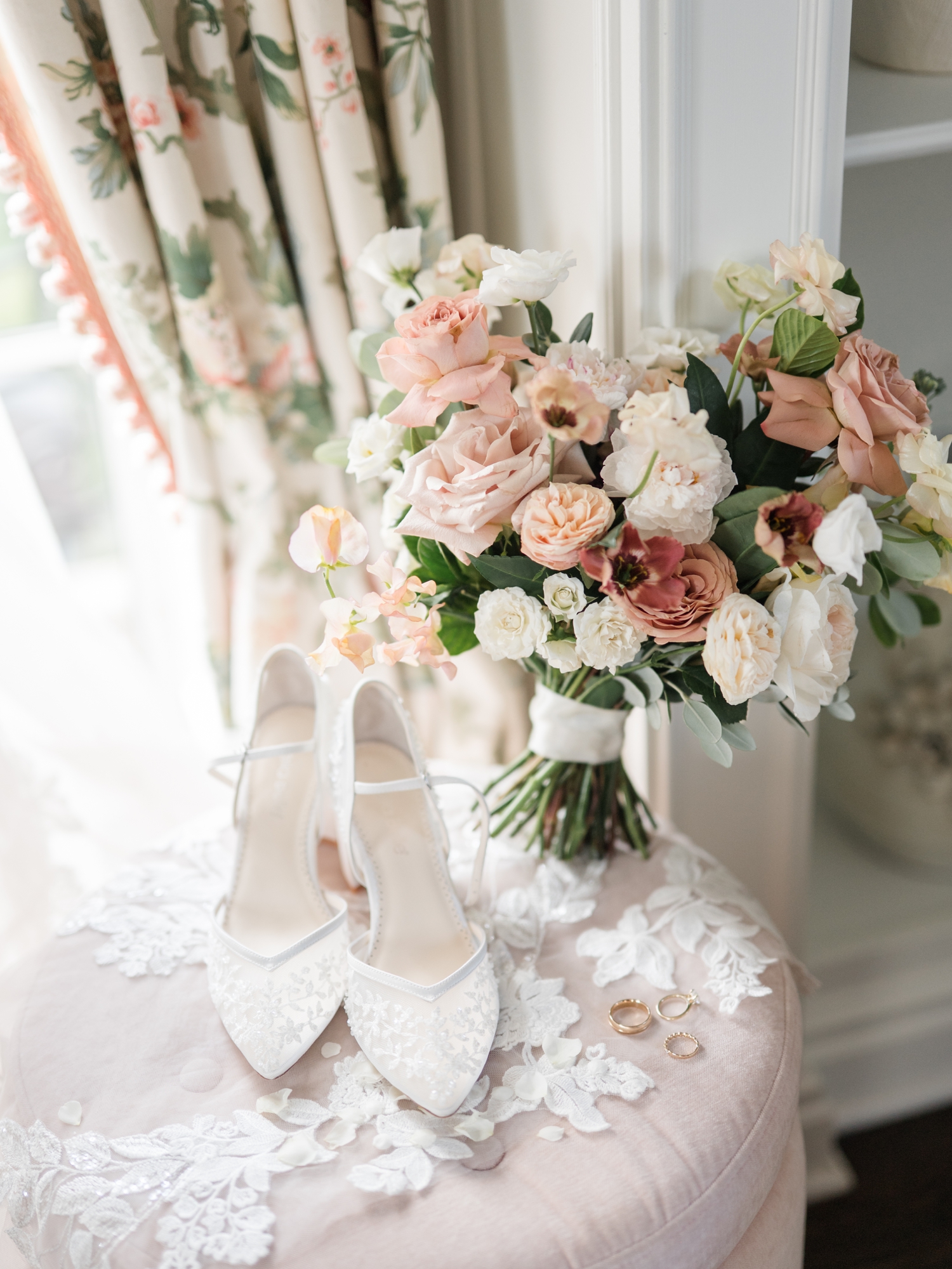 Greencrest Manor wedding photos by Michigan Wedding Photographer Courtney Rudicel