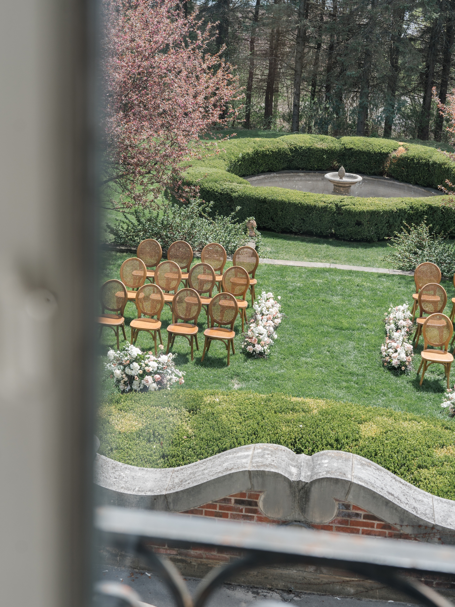 Greencrest Manor outdoor wedding ceremony by Michigan Wedding Photographer Courtney Rudicel