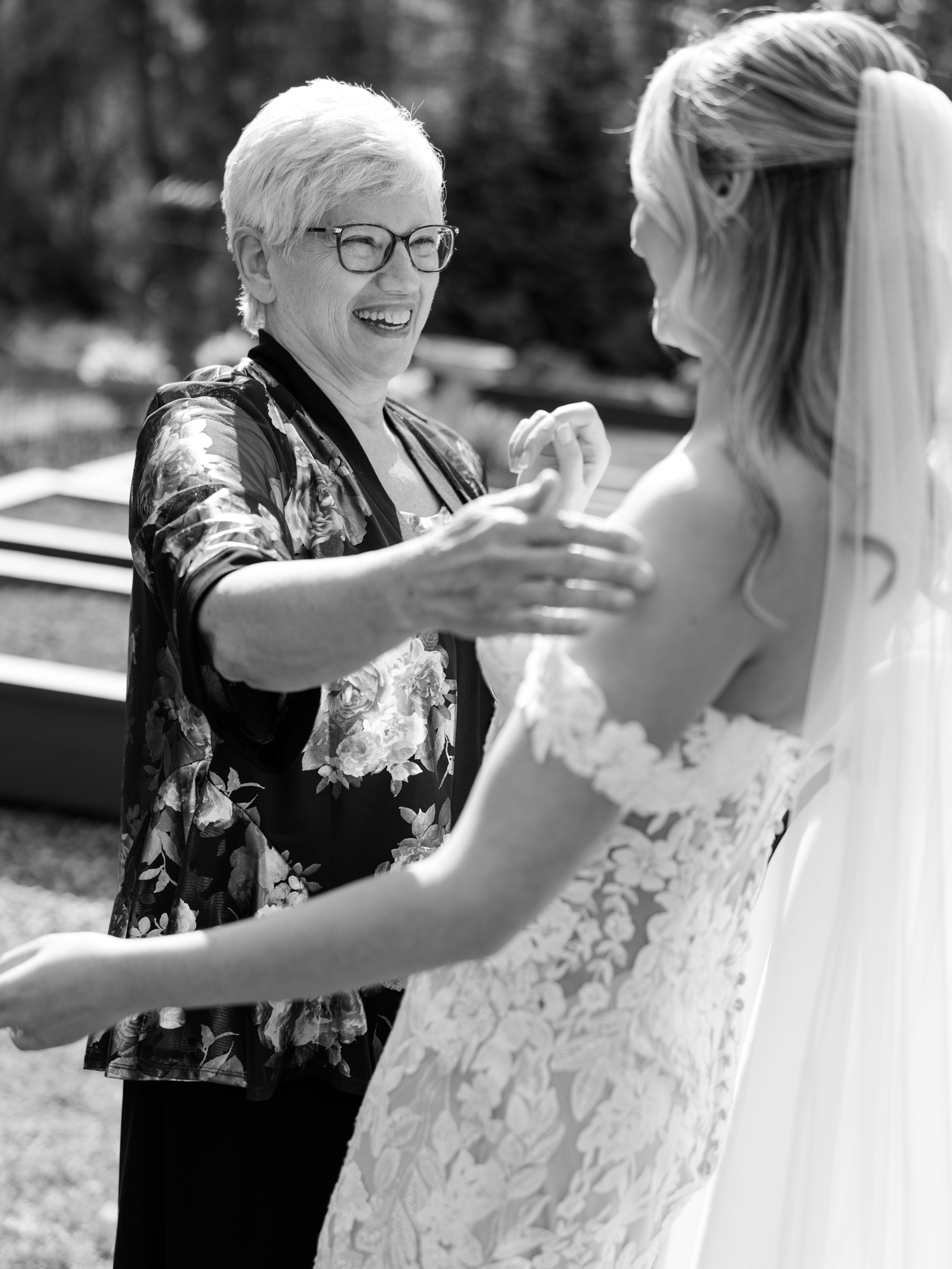 Greencrest Manor mansion cocktail hour in gardens by Michigan Wedding Photographer Courtney Rudicel