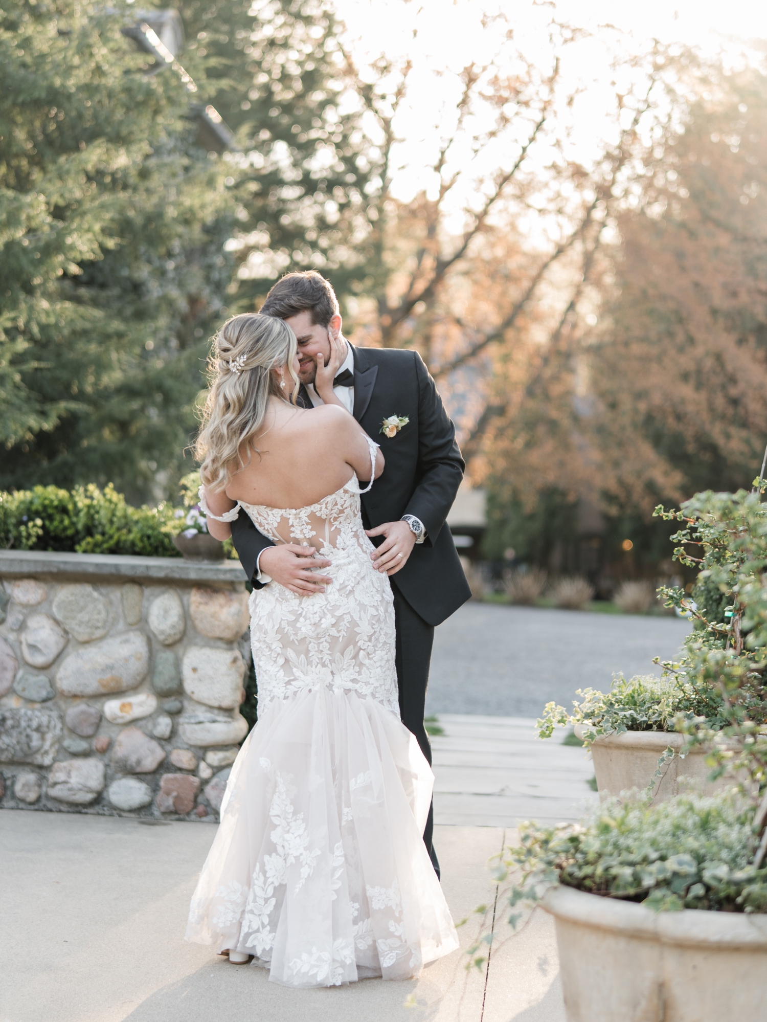 Greencrest Manor outdoor wedding reception by Michigan Wedding Photographer Courtney Rudicel